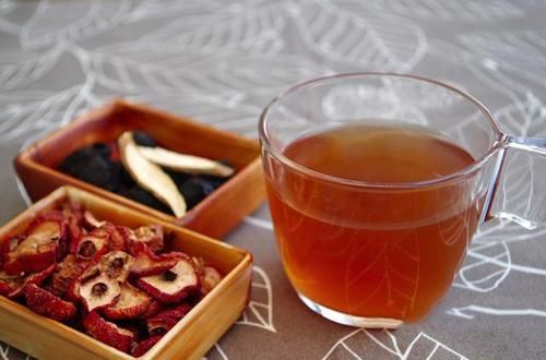 燥热|天气燥热问题多，用乌梅、山楂等3种保养茶饮助清热、生津开胃！
