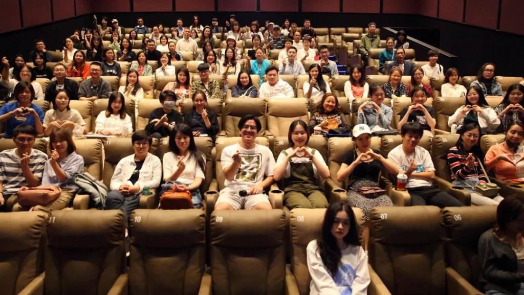 对抗|“新东方教室奸杀案”民诉第二次开庭，《在人间》用影像对抗遗忘