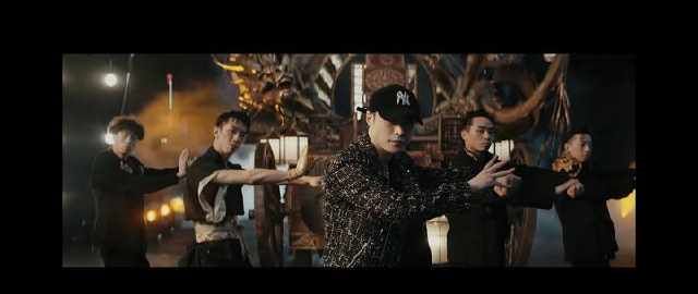  张艺兴队长|张艺兴第一上热搜了？是怎么回事？