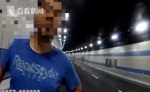  出卖|查酒驾临时换座 却被一个笨拙的换挡动作出卖