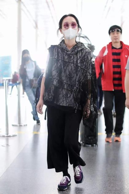  佛系|周迅刘雯变综艺咖 我却种草了她们的“佛系”穿搭