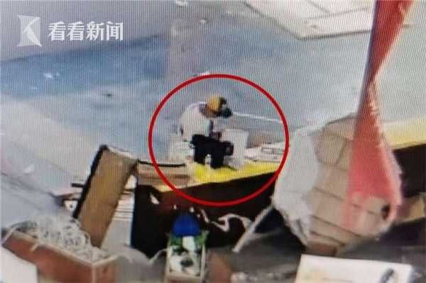 小时|四十余张展商证不翼而飞 警方8小时破案追回证件