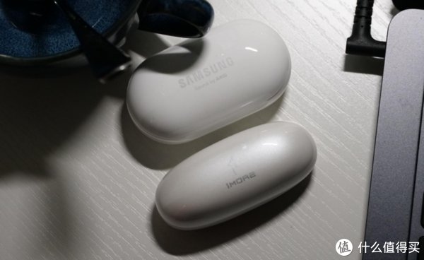  手感|这手感啧啧 低价TWS颜王 1MORE ComfoBuds深锐观察