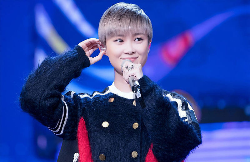 却是|资历最小却是C位,李宇春《好声音》发布会站位惹争议,李健拒绝安排站一旁!