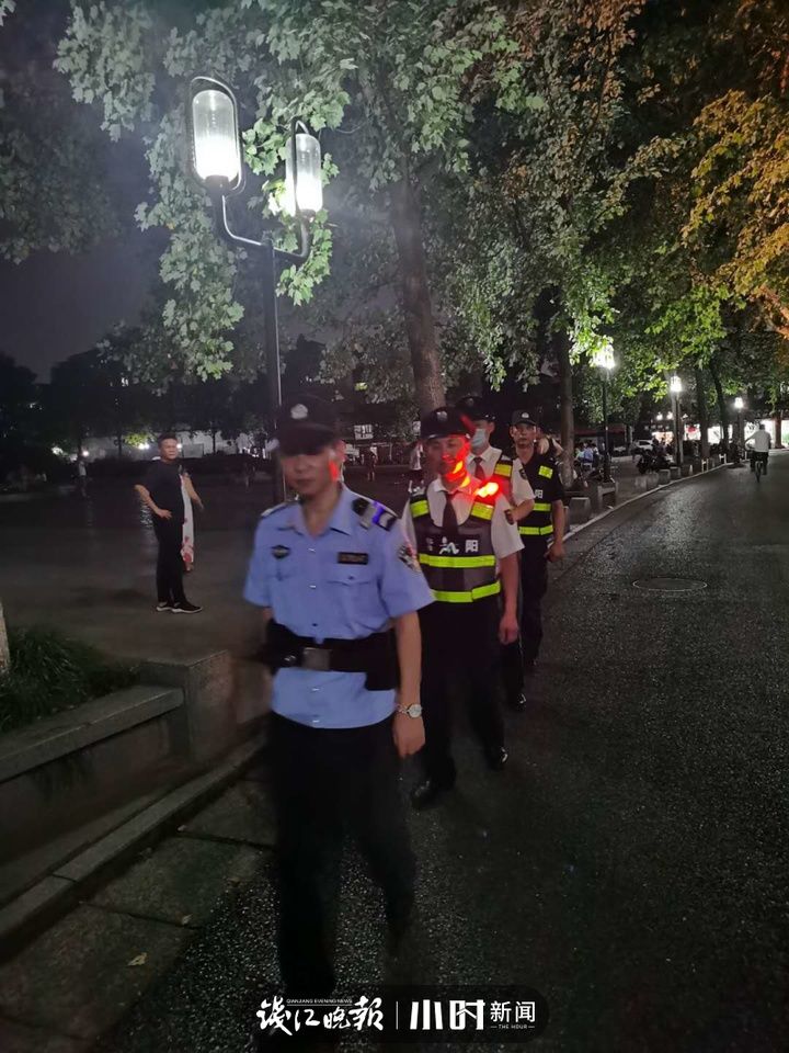 群架|“有人拿着甩棍！”多亏夜巡辅警“多事”，避免了年轻人们的一场群架