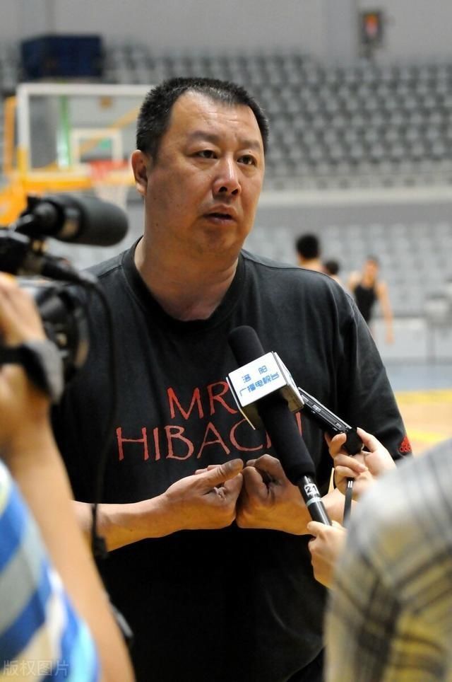  防守|110-88，青岛输广东，搏命式打法精彩绝伦，压根不需裁判哨子平衡