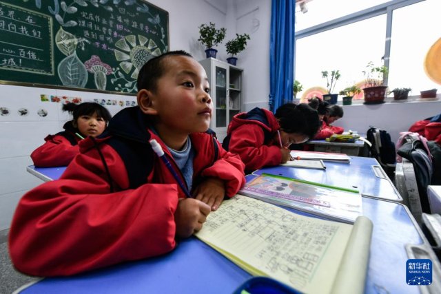 积石山地震灾区学校如期开学