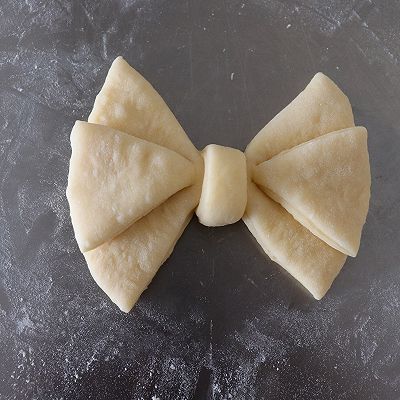  面团|蝴蝶结面包怎么做