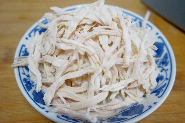  夏天|夏天必吃的凉面，做法简单，清爽开胃，家人都喜欢