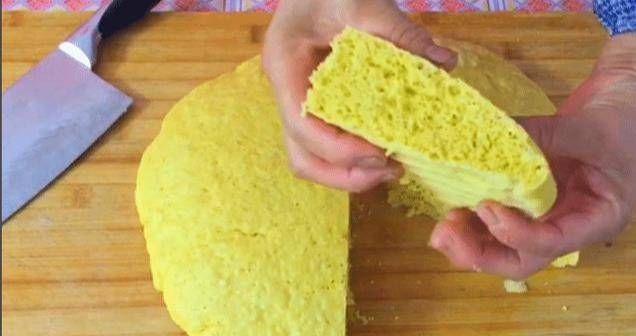  好吃|入秋后，玉米面不要蒸发糕了，教你个简单新做法，比面包还好吃