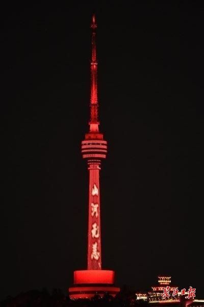 震撼|全城点亮!武汉流光溢彩向她表白,场面震撼