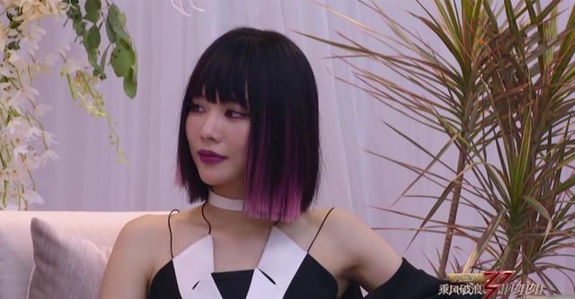  李斯丹妮|乘风破浪：心机满满又满屏尴尬的第五轮互选，王霏霏为啥最抢手？