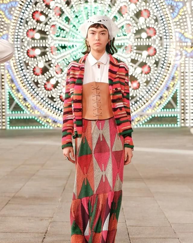  Dior|Dior 在意大利举办了一场没有观众的线下早春发布秀