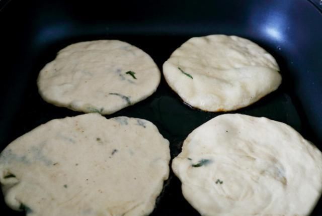  发现|无意中发现油酥饼只要加点它，比烫面的还要软，层层分明撕着吃