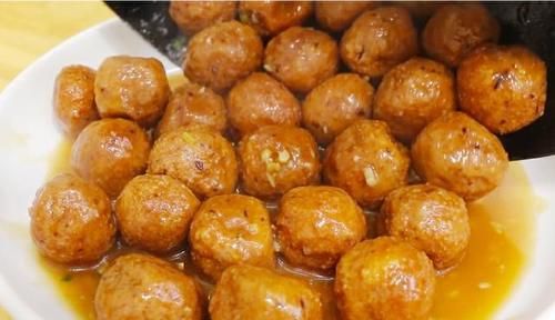  将其搅拌均匀|这才是豆腐最好吃的做法，10分钟就能做好，家里的小孩抢着吃