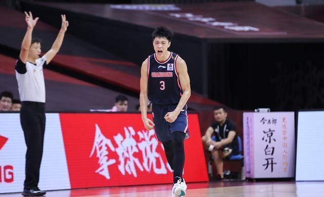 后者|商量细节?广东赛前训练杜锋易建联窃窃私语,后者中投百发百中!