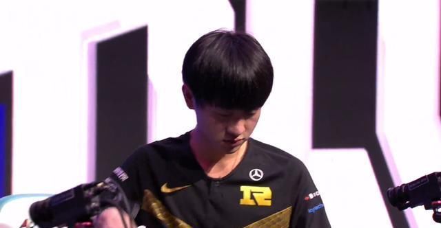  哽咽|RNG0:2BLG官博炸了 队员满脸沮丧小虎绝望叹气 Letme哽咽说出遗憾
