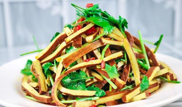  大厨|为什么你做的凉菜不入味？大厨教你一招，爽口滑嫩，夏天吃刚刚好