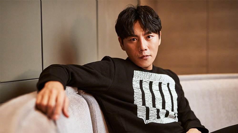  处处|《极限挑战》上演时装秀，秦昊走C位手舞足蹈，邓伦处处凹造型