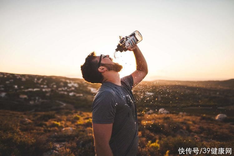 中年男性经常力不从心是什么原因(中老年男性力不从心，多数与这6个原因有关，早知道早受益)