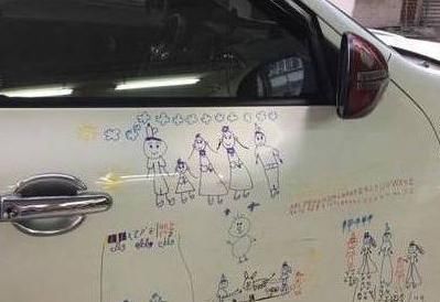  车主|女孩将豪车刮坏，车主看到后却没责怪女孩，反而还给了她一笔钱