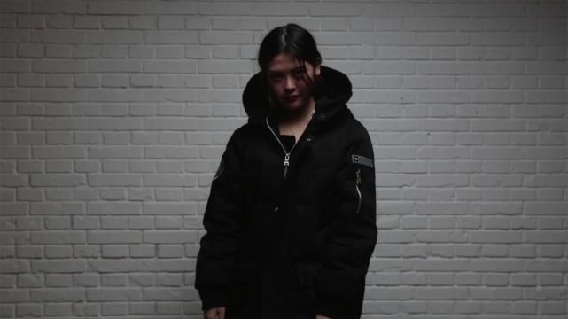 普威|闪光灯高速同步与非高速同步拍摄效果，顶光人像闪光灯拍摄分享