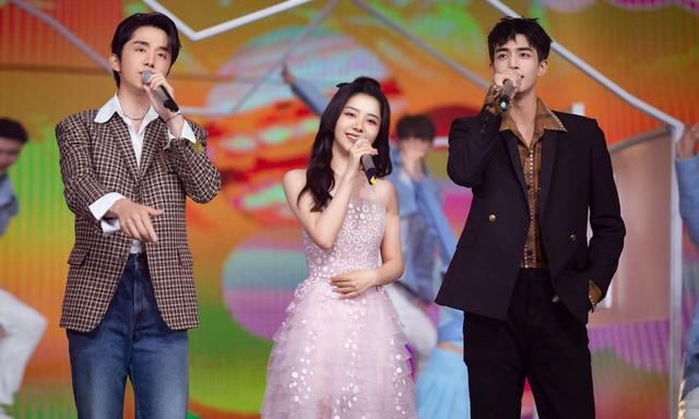  金鹰女神|撞晚会？抖音奇妙夜VS金鹰开幕式，一个万众期待一个糊成一地！