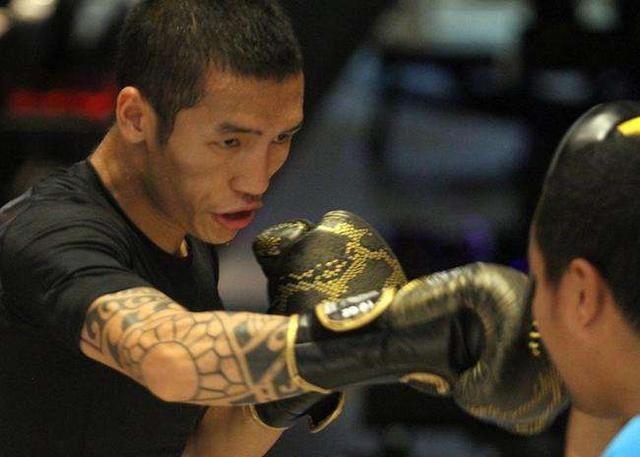 中国|中国拳击上演无间道对决!拳坛刘德华客场挑战拳坛梁朝伟