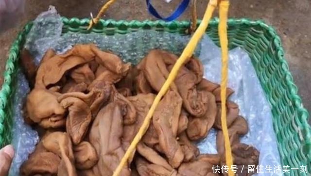 种小吃|大妈路边卖“稀罕物”,路人只看不买,识货的人抢着买!