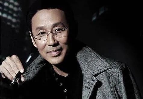 自信的男人|一个男人关心的东西，决定他的层次！