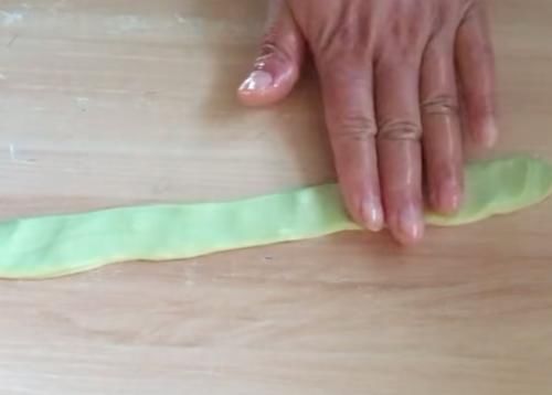  黄瓜|居家自制黄瓜宽面，弹软筋道，简单好吃，老少皆宜的家常美食