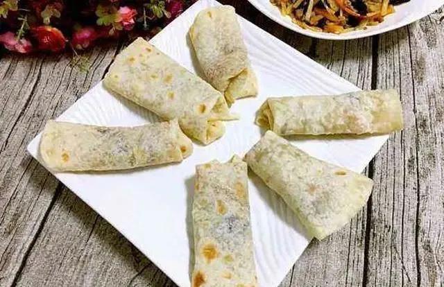 不硬|一到夏天我就烙这种饼,香软又筋道,1分钟烙一张,凉了也不硬