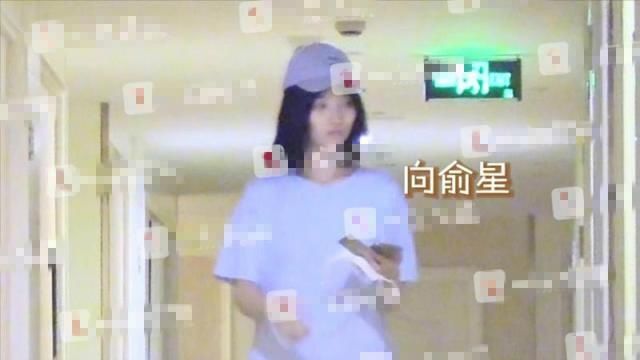  曝与|见光死？00后男星未官宣恋情直接分手，一天前被曝与女方同回酒店