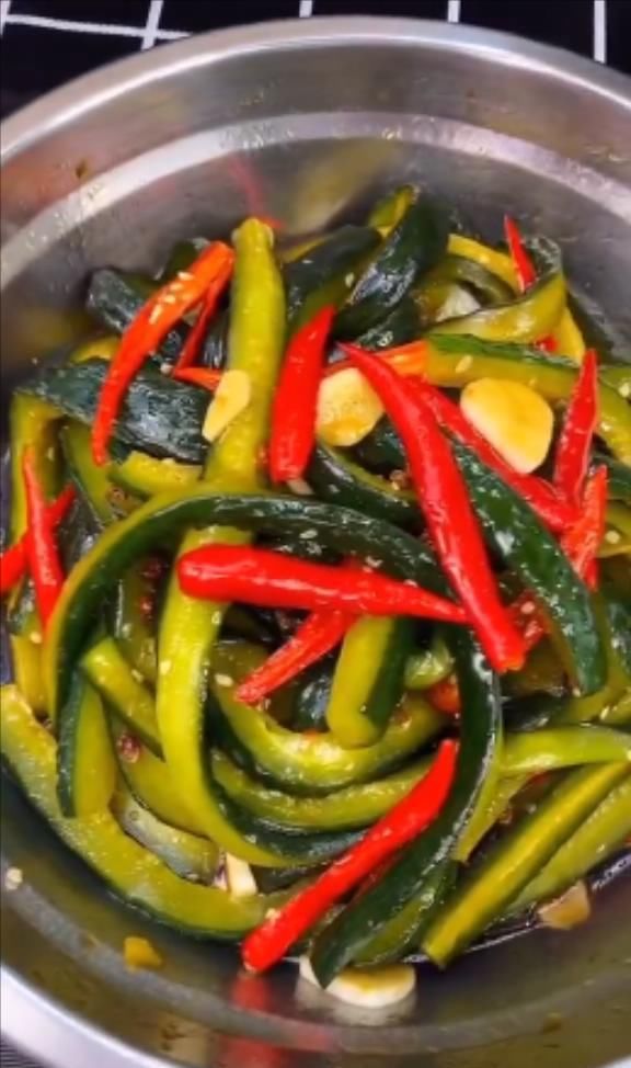  黄瓜|今天做一个腌黄瓜，早上做下午吃，清爽脆嫩，非常好吃