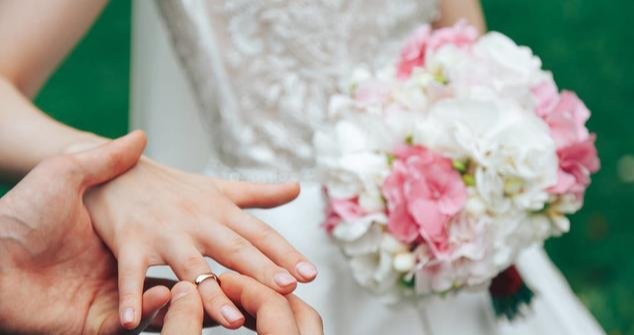 习俗|提问:农村订婚有哪些习俗?女朋友要彩礼10万合适吗?