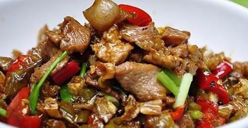  油锅|炒猪肉时，你可千万不能直接下油锅，多加这1步，猪肉更香更嫩！