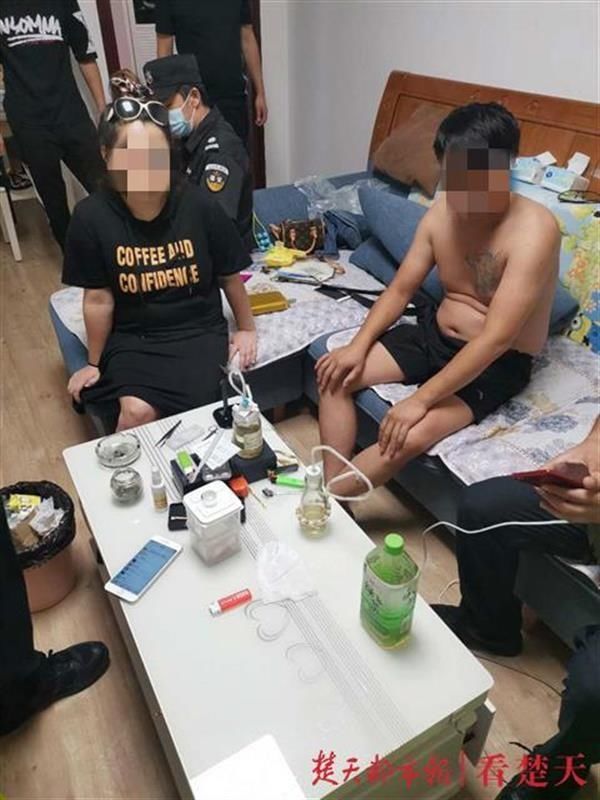  捣毁|东西湖警方雷霆出击，成功捣毁8人吸毒贩毒窝点