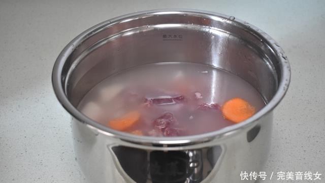 山药|秋冬季天气干燥,多喝汤营养又补水,山药排骨煲汤鲜甜味美太好喝