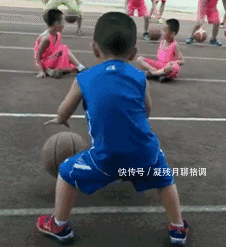 你俩|妹子,你俩就知道躺在那里玩手机,也不收拾收拾桌子上的物品