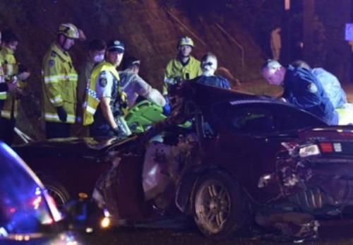  驾车|Hurstville P牌司机驾车撞上电线杆！19岁乘客当场死亡
