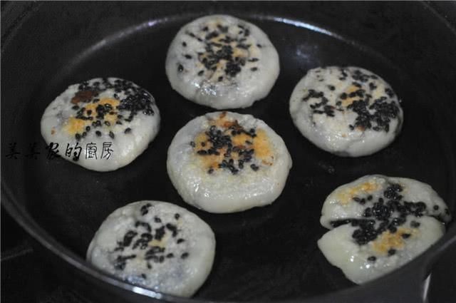  喜欢|早餐，儿子迷上了这个，10分钟出锅，3分钟光盘，比韭菜饼好做