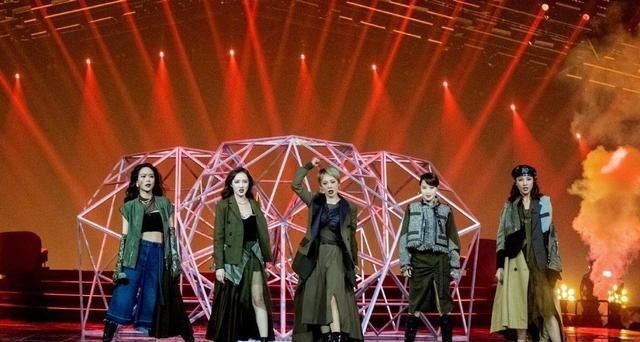  阿朵|网投七人成团，各家粉丝纷纷集资，阿朵、黄龄等人纷纷阻止