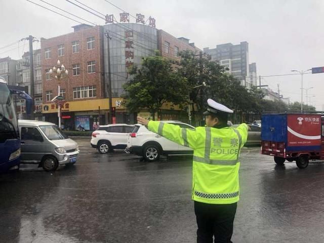  启动|大荔公安交警启动紧急预案