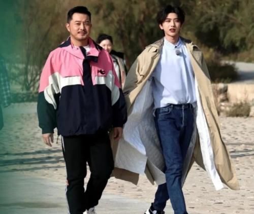  蔡徐坤|《奔跑吧》录制成毅情愿全程抱外套，也不愿被指和蔡徐坤撞衫，好辛苦