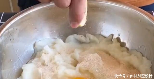 松软|山药别炒的吃了,加2个鸡蛋教你做养胃小饼,松软香甜凉了也不硬