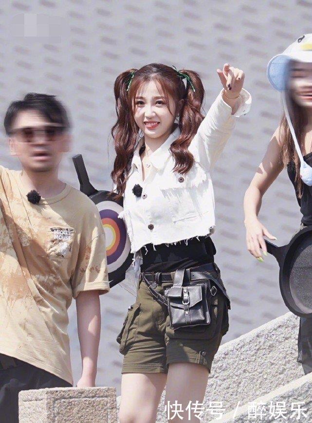  节目|THE9综艺首秀，许佳琪热舞虞书欣拍照，送给男人帮的礼物好欢乐