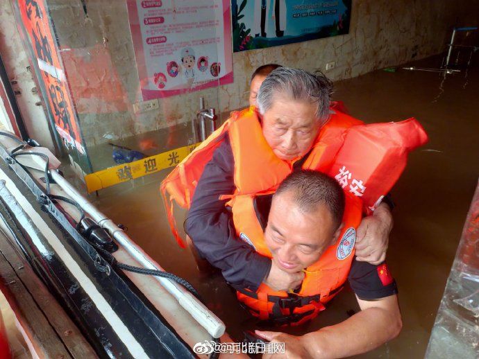  抗汛|平均年龄45岁，唐山遵化岭俊救援队赴皖抗汛