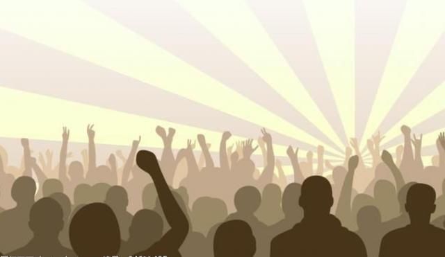  感觉|女子与陌生男子逛街，却撞见正牌老公，其老公感觉有点绿怒上心头