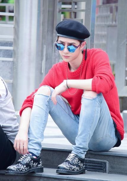  战队|王一博水中胸震，张艺兴脱衣诱惑，这期街舞太难看了吧