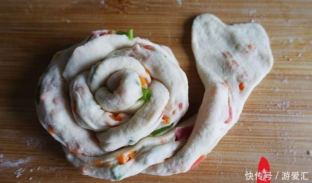 操作|早餐花卷越吃越爱吃,方法简单易操作,你也来试试吧